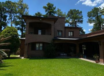 Casa de 8 ambientes, Yerba Buena · Casa Premium 434 m² - 4 Suites, Vista Al Golf - Yerba Buena Golf Country Club