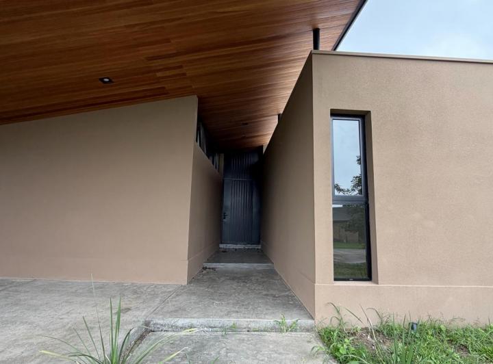 Casa · 182m² · 4 Ambientes · 2 Cocheras