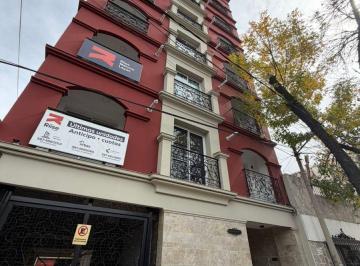 Departamento en Alquiler de 3 ambientes · Departamento Super Luminoso en Alquiler de 2 Dorm. con Balcon 25 de Mayo 743
