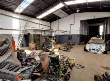 Local comercial · 348m² · 1 Ambiente · Local Comercial en Venta - 2 Baños - Balcarce