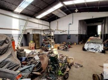 Local comercial · 348m² · 1 Ambiente · Local Comercial en Venta - 2 Baños - Balcarce