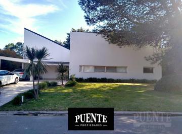Casa · 200m² · 5 Ambientes · 2 Cocheras · Casa en Venta en Saint Thomas Sur - Toda en Planta Baja