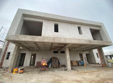 PH · 181m² · 6 Ambientes · 2 Cocheras · Prados de Manantiales