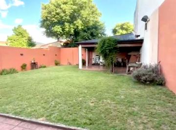 Casa · 133m² · 4 Ambientes · 2 Cocheras · Venta Casa 4 Amb. Ituzaingo Jardin Apto Credito