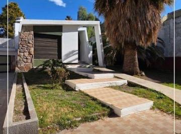 Casa de 6 ambientes, Tunuyán · Casa Sobre Calle San Martín en Venta / Tunuyán
