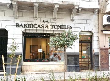 Local comercial · 165m² · 3 Ambientes · Local Comercial en Alquiler