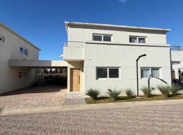 Casa · 100m² · 4 Ambientes · 1 Cochera · Casa Duplex 4 Amb con Cochera, Galeria y Jardin Chic Village