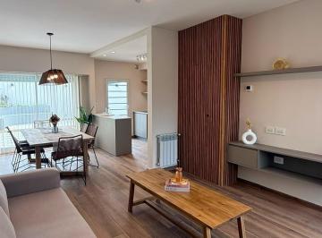 PH · 77m² · 4 Ambientes · 1 Cochera · PH en Parque Luro