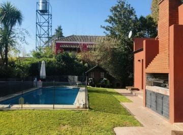 Casa · 300m² · 5 Ambientes · 1 Cochera · Casa Apta Crédito en El Carmencito 4 Dorm. Piscina Climatizada y Quincho