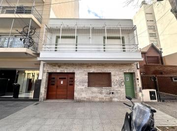 PH · 125m² · 3 Ambientes · 2 Cocheras · ¡Ph con Cochera, Jardin y Quincho!