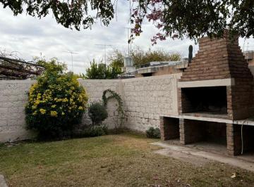 Casa de 1 ambiente, General San Martín · Casa en Alquiler.