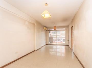 Departamento · 80m² · 4 Ambientes · 1 Cochera · Departamento Venta 4 Ambientes con Patio y Cochera