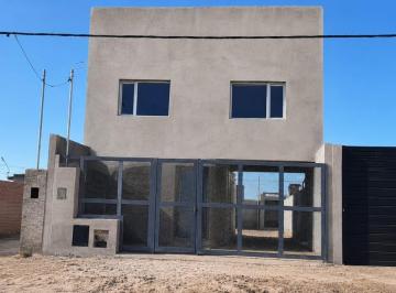 PH · 163m² · 5 Ambientes · 1 Cochera · Venta de PH 3 Dorm., Barrio Marini, Catriel