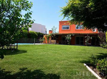 Casa · 180m² · 5 Ambientes · 2 Cocheras · Alquiler de Verano en El Atardecer 1° Quinc Enero 2022