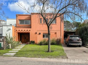 Casa · 180m² · 5 Ambientes · 2 Cocheras · Casa en Venta en El Barrio El Atardecer
