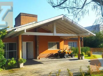 Casa · 120m² · 5 Ambientes · Casa en Alquiler - 3 Dorm. 3 Baños - 120 m² - Haras del Sur - La Plata