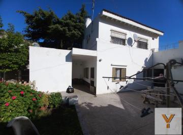 Casa · 185m² · 5 Ambientes · 1 Cochera · Casa en Venta - 3 Dorm. 2 Baños - Cochera - 289 m² - Florencio Varela