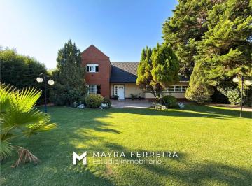 Casa · 180m² · 5 Ambientes · 3 Cocheras · Casa en Venta en El Rodal - Apto Crédito