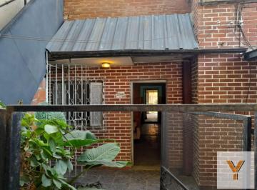 Casa · 218m² · 7 Ambientes · 1 Cochera · Casa en Venta - 4 Dorm. 3 Baños 1 Cochera - 280 m² - Lanús Este