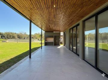 Casa de 5 ambientes, Escobar · Venta Casa a Estrenar · 5 Ambientes · Jardín y Pileta · Cantón Norte