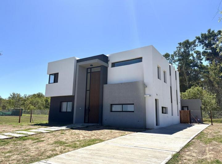 Casa · 190m² · 5 Ambientes · 1 Cochera