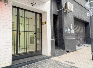 Departamento · 39m² · 2 Ambientes · Excelente Ubicación. Semipiso de 2 Ambientes, Al Frente, con Balcón
