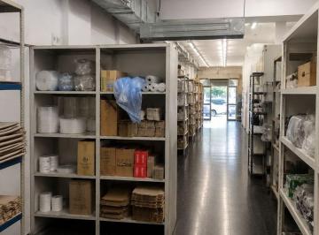 Local comercial , Once · Once: Alquiler Local Comercial en Excelente Zona Comercial (251 M&sup2;)