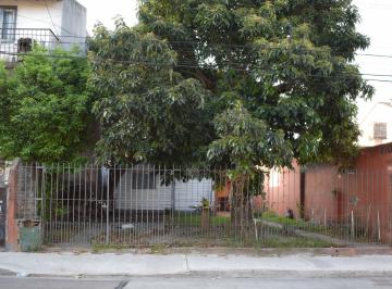 Terreno · 40m² · 3 Ambientes · 1 Cochera · Terreno Sobre Av con Casa a Demoler