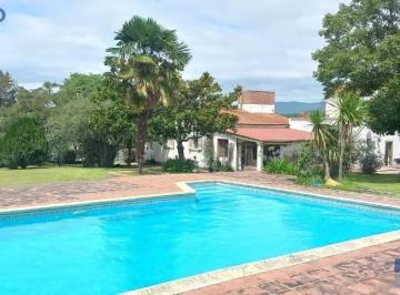 Casa · 332m² · 6 Ambientes · 4 Cocheras · Casa en Salsipuedes