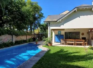 Quinta vacacional · 280m² · 5 Ambientes · 1 Cochera · Casa Quinta en Venta en Beccar, San Isidro, G. B. a. Zona Norte