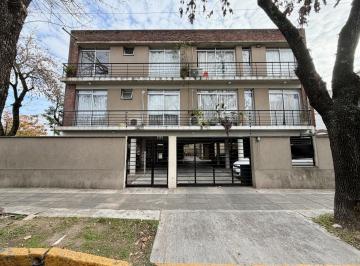 Departamento · 75m² · 3 Ambientes · 2 Cocheras · Luminoso Departamento en Alquiler con Dos Cocheras y Jardín, Ubicado en San Isidro.