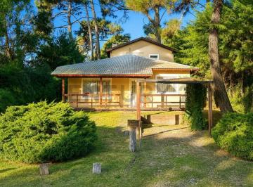 Casa · 180m² · 5 Ambientes · 1 Cochera · Casa en Valeria del Mar Pinamar en Venta