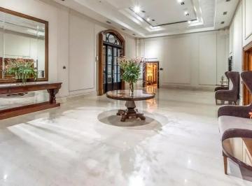 Departamento de 2 ambientes, Puerto Madero · Chateau Puerto Madero. Seg. 24 Hs. 89 m². Dormitor en Suite. Toilette. Balcón. Patio. Cochera Fija.