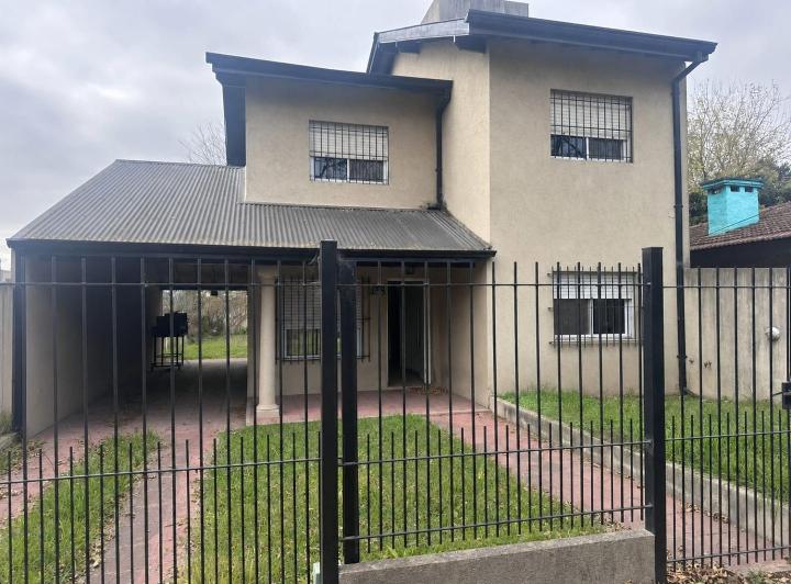 Casa · 128m² · 5 Ambientes · 3 Cocheras