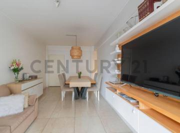 Departamento · 69m² · 3 Ambientes · 1 Cochera · Venta Departamento de 3 Ambientes con Patio y Cochera en Colegiales