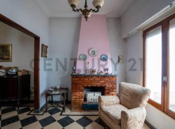 Casa · 600m² · 4 Ambientes · 2 Cocheras · Casa en Venta a Restaurar