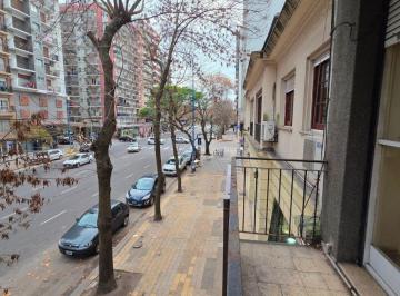 Departamento de 3 ambientes, Mar del Plata · En Venta Departamento a Reciclar de 3 Ambientes Al Frente. Centro.