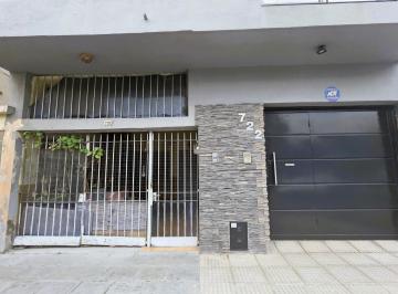 PH · 80m² · 2 Ambientes · 1 Cochera · Venta 2 Amb con Cochera y Patio en Quilmes
