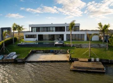 Casa · 600m² · 6 Ambientes · 4 Cocheras · Casa en Venta en San Sebastian, Escobar, G. B. a. Zona Norte