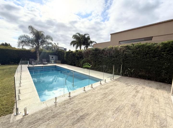 Casa · 156m² · 6 Ambientes · 1 Cochera