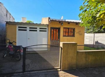 FAE-FAE-979_2 · Casa 2 Dorm.. | Lugones Al 1500