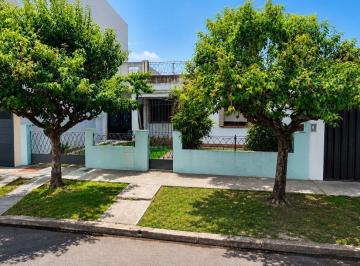 KNK-KNK-5985_2 · Oportunidad Venta Casa Lote Propio 6 Ambientes Escucha Oferta