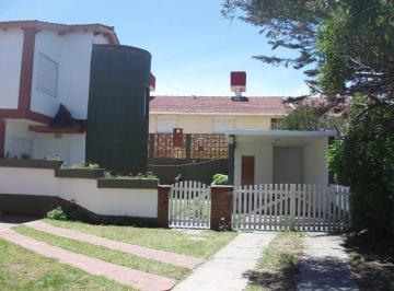 Casa · 85m² · 4 Ambientes · 2 Cocheras · Dúplex en Venta - 2 Dorm. 2 Baños - Mar del Tuyú