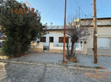 Casa · 120m² · 3 Ambientes · 1 Cochera · Casa en Allen Esquina Misiones y Tucuman