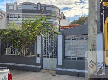 Casa · 183m² · 8 Ambientes · 1 Cochera · Casa en Venta en Alta Córdoba Doble Ingreso - Opción Comercial - Inversionista