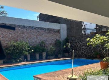 Casa · 250m² · 8 Ambientes · 2 Cocheras · Casa en Venta - 5 Dorm. 4 Baños - 546 m² - Posadas