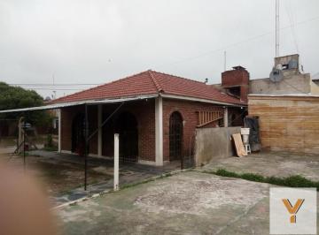 Casa · 80m² · 3 Ambientes · Casa en Venta - 2 Dorm. 2 Baños - Cochera - 600 m² - Mar del Plata