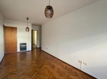 Departamento · 52m² · 4 Ambientes · Departamento en Alquiler en Zona Centro de 2 Dorm.