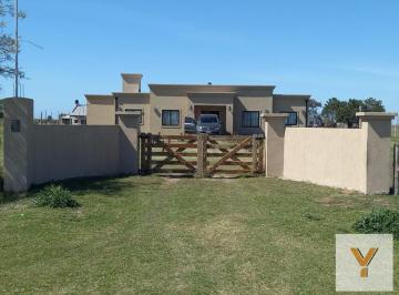 Campo · 170m² · 5 Ambientes · 2 Cocheras · Chacra en Venta - 4 Dorm. 2 Baños - 17.000 m² - San Clemente del Tuyú