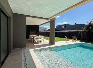 Casa · 128m² · 4 Ambientes · 2 Cocheras · Venta Casa 4amb Springpark Pilar Pileta y Quincho